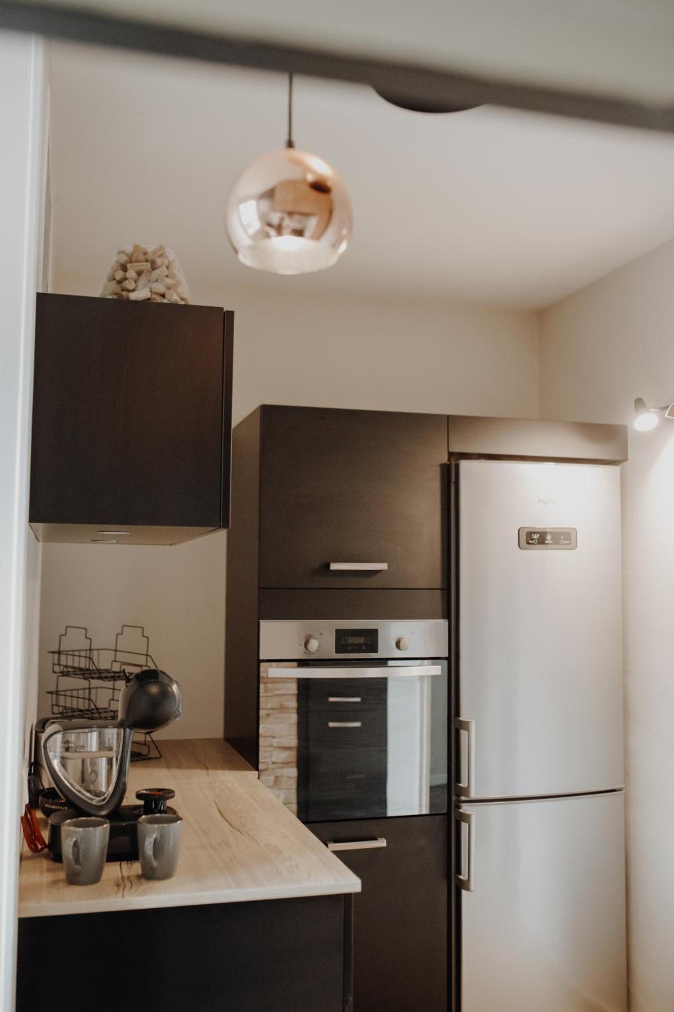 Superbe Appartement Renove - Salon De Provence エクステリア 写真
